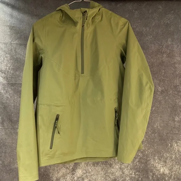 Lululemon Rain Jacket Sage Green Excellent Condition